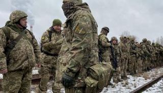 حشد عسكري للجيش الأوكراني قرب الحدود مع روسيا