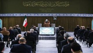 لقاء خامنئي والمنتجين والناشطين الاقتصاديين الإيرانيين