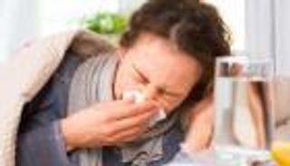 سيلان الأنف المصحوب بـ"أوميكرون".. تحذير من عواقب وخيمة