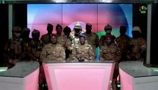 جانب من إعلان الجيش سيطرته على بوركينا فاسو