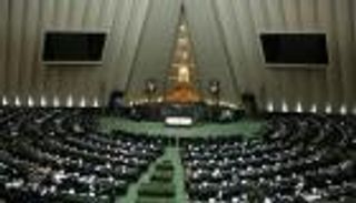 الموجة السادسة من كورونا توقف جلسات البرلمان الإيراني