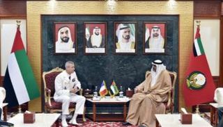 وزير الدولة لشؤون الدفاع الإماراتي ورئيس أركان القوات المسلحة الفرنسية
