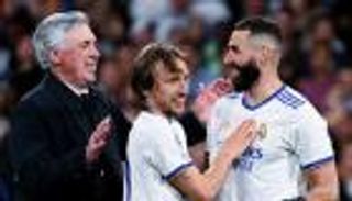 هل يشارك بنزيما ومودريتش في مباراة ريال مدريد وأوساسونا؟