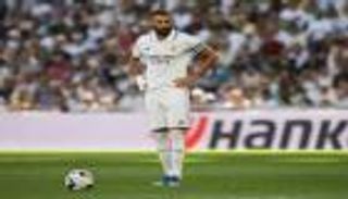 بكلمتين وصورة.. بنزيما يعلن موقفه من مباراة ريال مدريد وأوساسونا