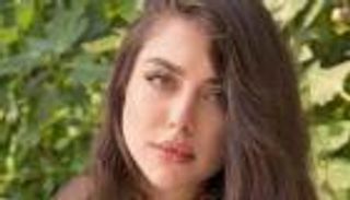 هيا مرعشلي تتجاهل خبر انفصالها.. وتستعرض أنوثتها بفستان قصير