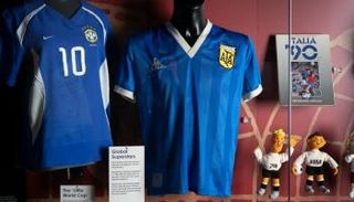 هدف دييجو أرماندو مارادونا باليد