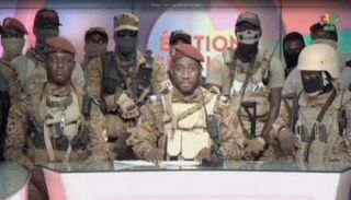 جانب من بيان الانقلاب العسكري في بوركينا فاسو