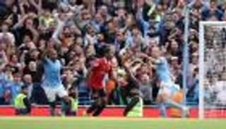 بعد رباعية الـ45 دقيقة.. جماهير مانشستر يونايتد تغادر مدرجات السيتي (فيديو)