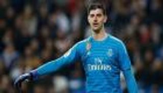 حارس ريال مدريد أحدث ضحاياه.. كيف يؤثر "عرق النسا" على نجوم الكرة؟