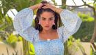 درة تقف على خشبة المسرح للمرة الأولى في مصر.. "حتى لا يطير الدكان"