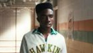 بطل مسلسل سترانجر ثينجز يشكو من العنصرية: "لا يحبون لوني"