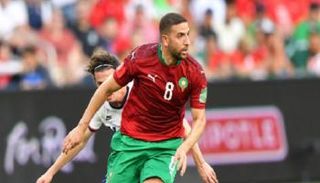 عادل تاعرابت بقميص منتخب المغرب