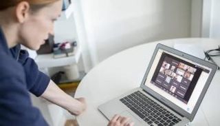 محادثات الفيديو عبر تطبيق زووم