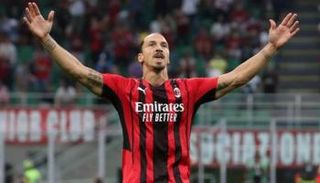 زلاتان إبراهيموفيتش مهاجم ميلان