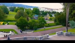 السلطات الفرنسية تمنع بيع قطعة أرض