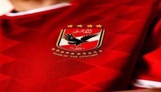 شعار "نادي القرن" على قميص الأهلي