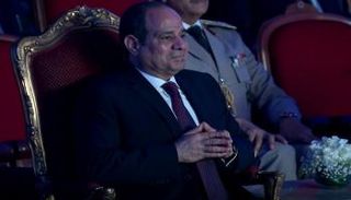 السيسي بدا متأثرا خلال عرض الفيلم التسجيلي للطفلة يقين