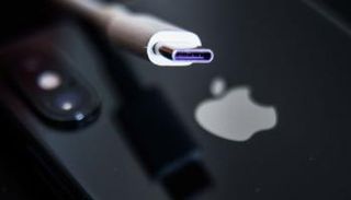 الشاحن الموحد (USB-C)