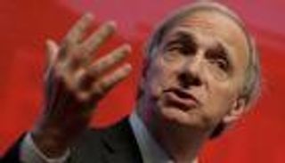 لماذا تخلى الملياردير "راي داليو" عن أكبر صندوق تحوط بالعالم؟