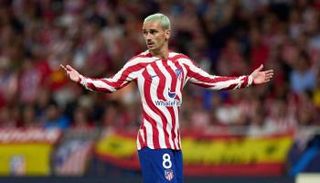 جريزمان لاعب برشلونة المعار إلى أتلتيكو مدريد