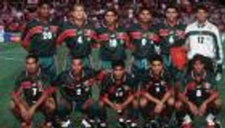 بينهم نجم المغرب في مونديال 1998.. "الكاف" يعاقب 3 مدربين عرب