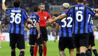 حكم مباراة إنتر ميلان ضد برشلونة