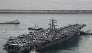 حاملة الطائرات الأمريكية  يو إس إس رونالد ريجان 