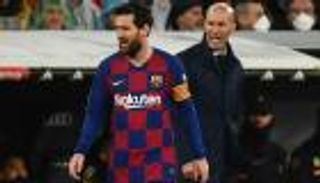 بمراوغة زيدان.. ميسي يفتح بابه لعالم التدريب