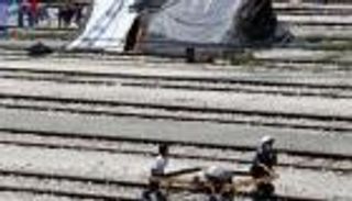 قطار يدهس مهاجرين في صربيا.. قتيلان حتى الآن