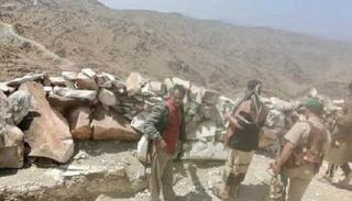 جنود للقوات الجنوبية في الخط الأمامي بجبهة الحد يافع