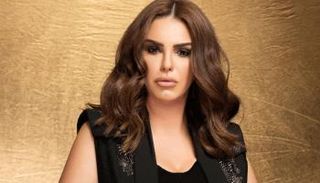 الفنانة دنيا عبدالعزيز