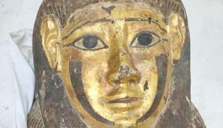 إحدى القطع المضبوطة