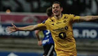 عمر العيوني مهاجم منتخب تونس