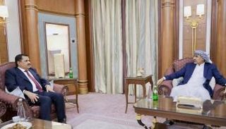 جانب من لقاء نائب الرئيس الزبيدي بوزير الدفاع