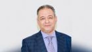 الفأس والبندقية
