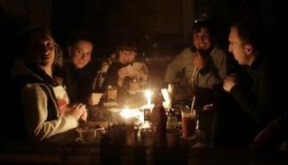 الهجمات الروسية أغرقت عدة مناطق بأوكرانيا في الظلام