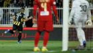 هداف الدوري السعودي.. حمدالله يهدد المتصدر التاريخي (فيديو)