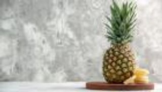 الأناناس من ضمنها.. اكتشفي الأكل الممنوع للحامل في الشهور الأولى