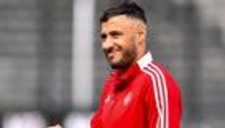 عرضان من أوروبا.. ماذا ينتظر يوسف بلايلي؟