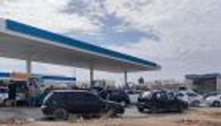 أزمة الوقود تستعر في تونس.. طوابير ووعود 