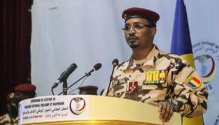 الجنرال محمد إدريس ديبي الرئيس الانتقالي لتشاد 