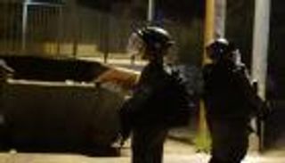 اشتباكات وحجارة وقنابل غاز.. ماذا يجري في القدس؟