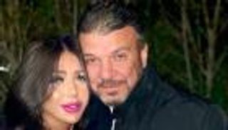 سارة سلامة.. هل تسببت صورها الجريئة في القطيعة مع والدها؟