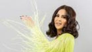 بدت أصغر سنا.. نوال الكويتية تثير الجدل بعد ظهورها رفقة طبيب تجميل