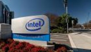 مبيعات الكمبيوتر الشخصي "تجبر" إنتل على القرار الصعب