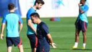 داخل عقل تشافي.. كيف يستعد مدرب برشلونة لإيقاف أخطر رجل في ريال مدريد؟