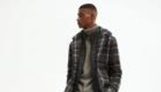 موضة الخريف 2022.. قطع لا غنى عنها في خزانة ثياب الرجل