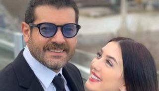 عمرو يوسف رفقة زوجته كندة علوش