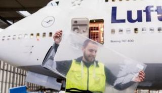 طائرة تتبع طيران لوفتهانزا