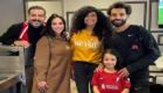 محمد فراج وبسنت شوقي مع محمد صلاح ومكة.. ما القصة؟